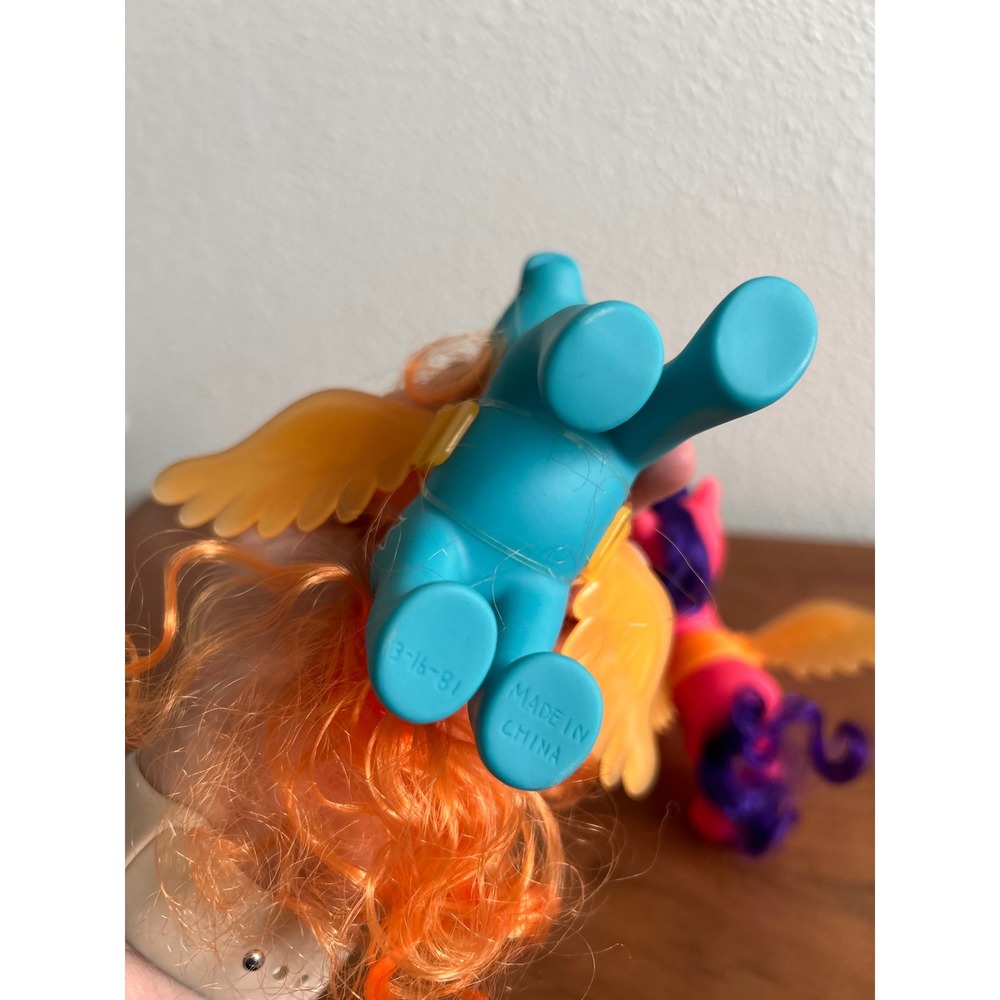 Vintage Winged Unicorn Pony Figures Teal and Pink Set of 2 - Picture 5 of 6